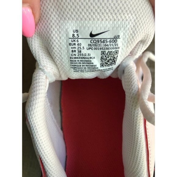 NEW NIKE Legend Essential 2 WOMEN white sneakers size 8.5 - Picture 5 of 8